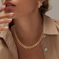 Collar de oro minimalista