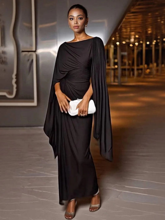 Amelia | Vestido largo elegante con mangas tipo capa drapeadas